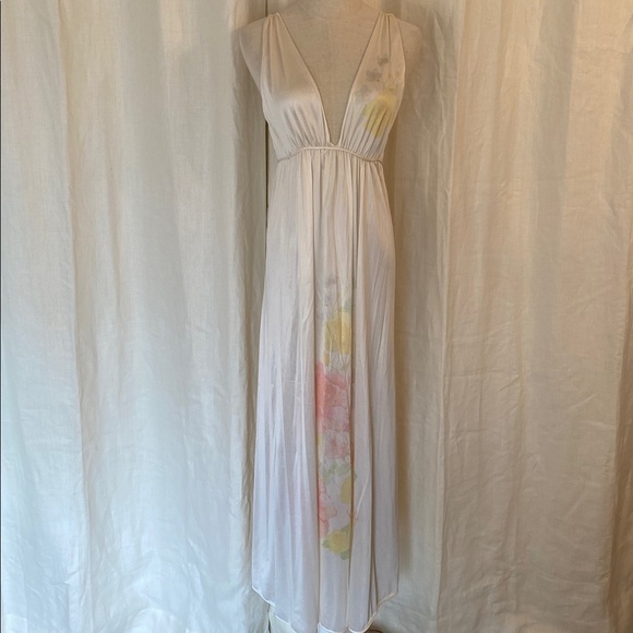 Kayser Nightgown and Robe Peignoir Set - Picture 7 of 13